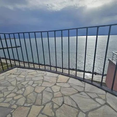 морски изглед Apartment *